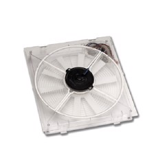 Ventilationskit med rund fläkt och synliga kablar, designad för montering i taklucka.